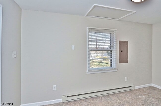 Building Photo - 63 Iowa Ave