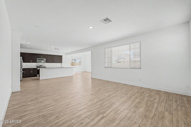 Building Photo - 21505 E Sparrow Dr
