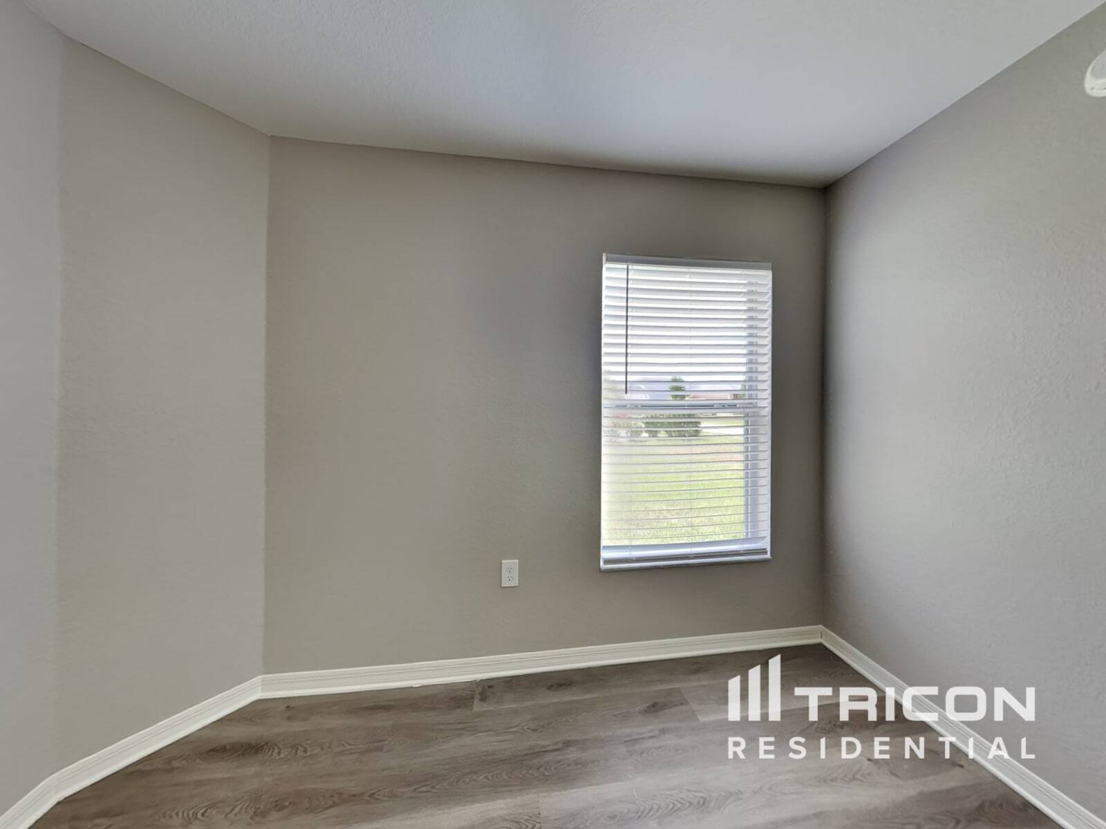 Building Photo - 3046 Grand Preserve Blvd