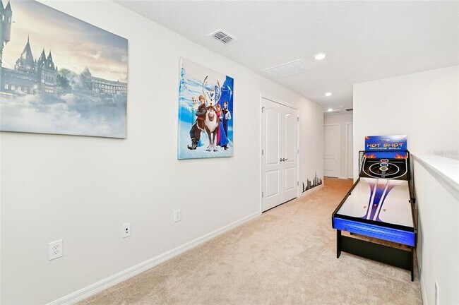 Building Photo - 7212 Oakmoss Loop