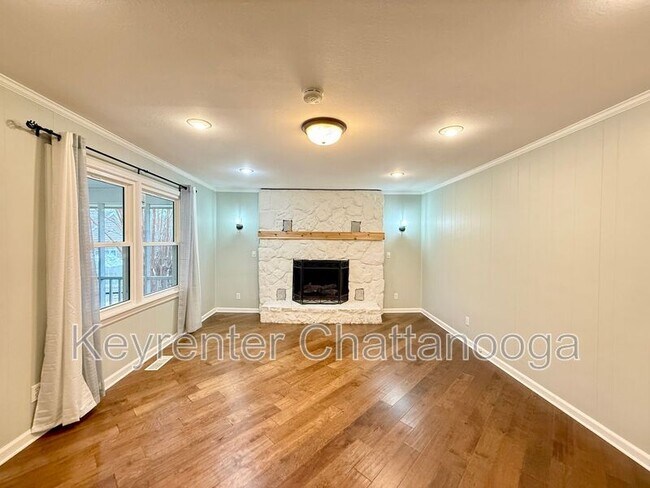 Building Photo - 9512 Imperial Dr