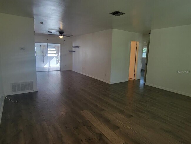 Building Photo - 6290 Coniston Terrace