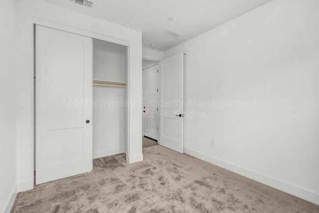 Building Photo - 111 Sea Shell Ave