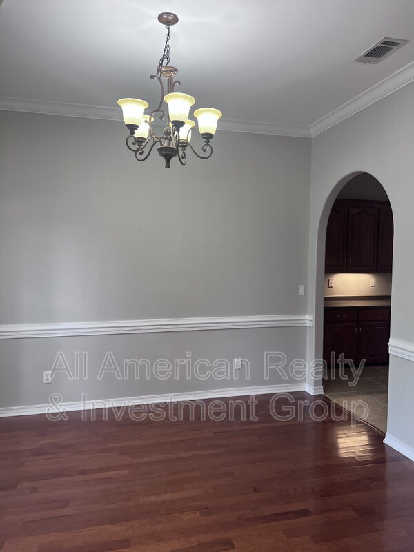 Building Photo - 105 Par Ct