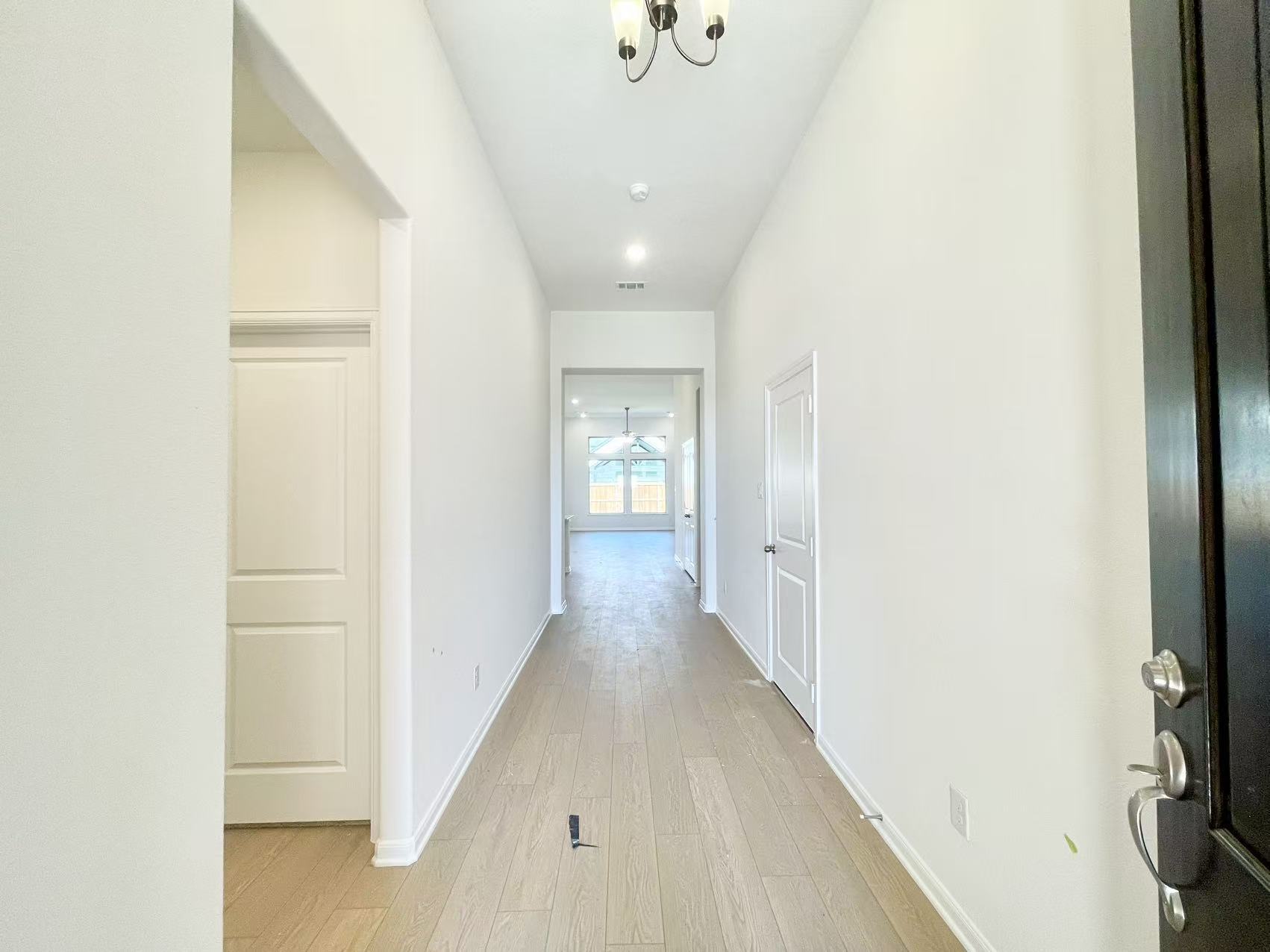 Building Photo - 16205 Garden Dr