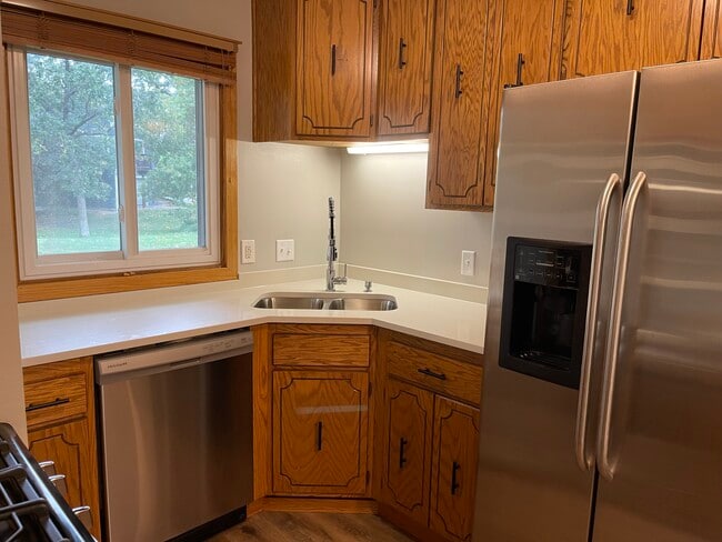 Primary Photo - 1967 113th Ave NW