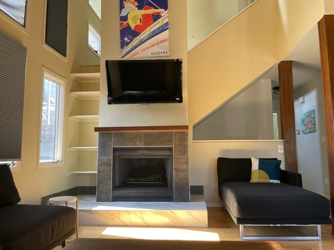 Building Photo - 230 Nottingham Rd