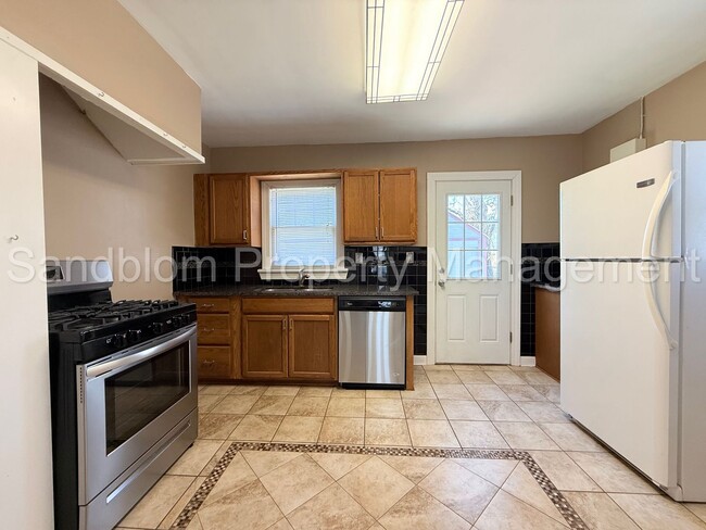 Building Photo - For Lease | Midtown Tulsa | Available Now!