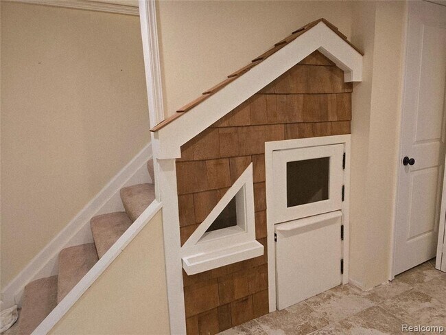 Building Photo - 18041 Fairway