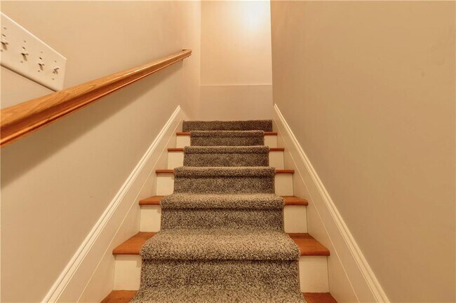 Building Photo - 2249 Ewell Park Dr NW