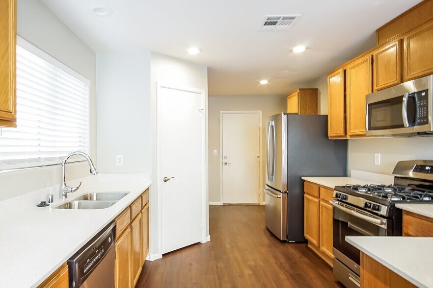 Building Photo - 11891 Partenio Ct