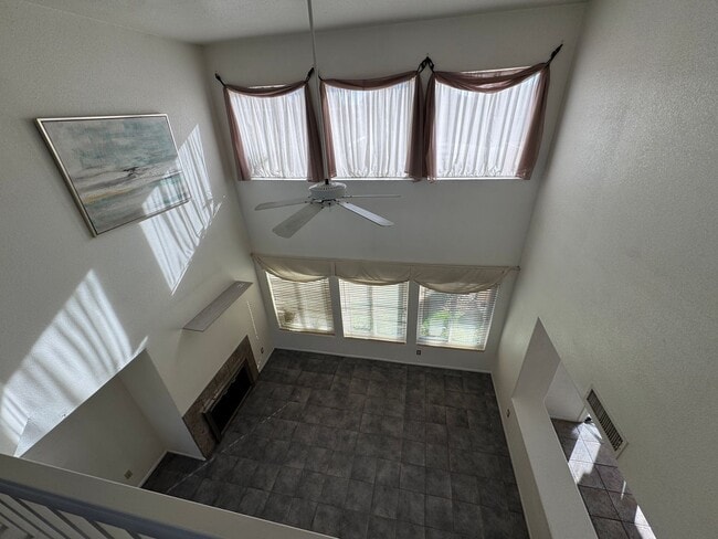 Building Photo - 4 Bedroom Corner Lot Great Location