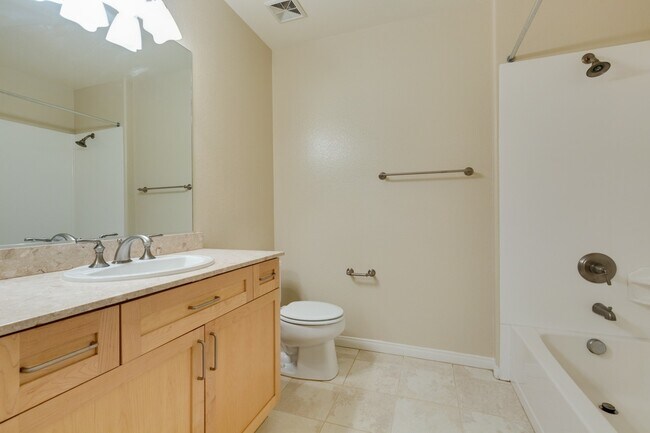 Building Photo - Manhattan Condo - South Las Vegas Blvd.