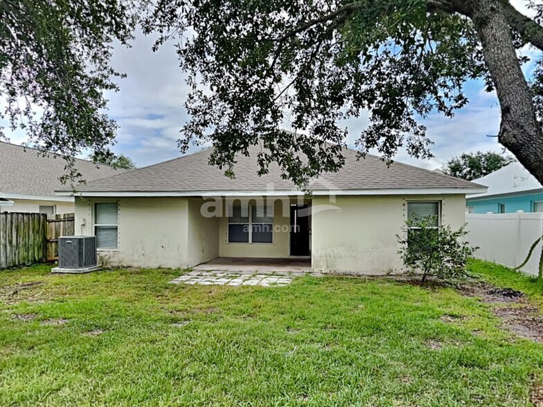 Building Photo - 875 Sedgewood Cir