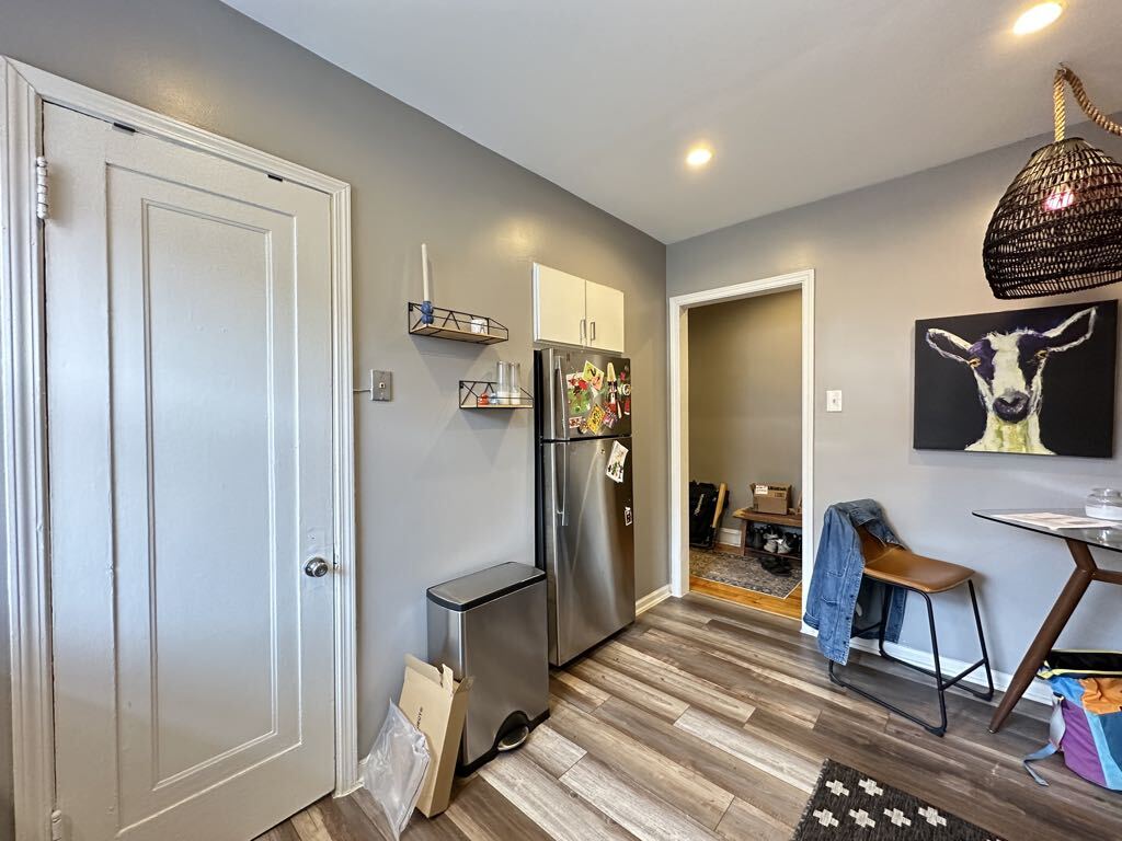 Building Photo - 5517 N Kenmore Ave