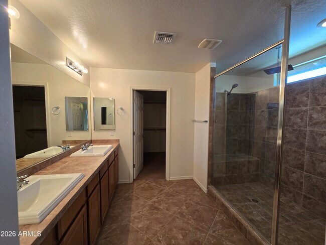 Building Photo - 2972 E Saltsage Dr