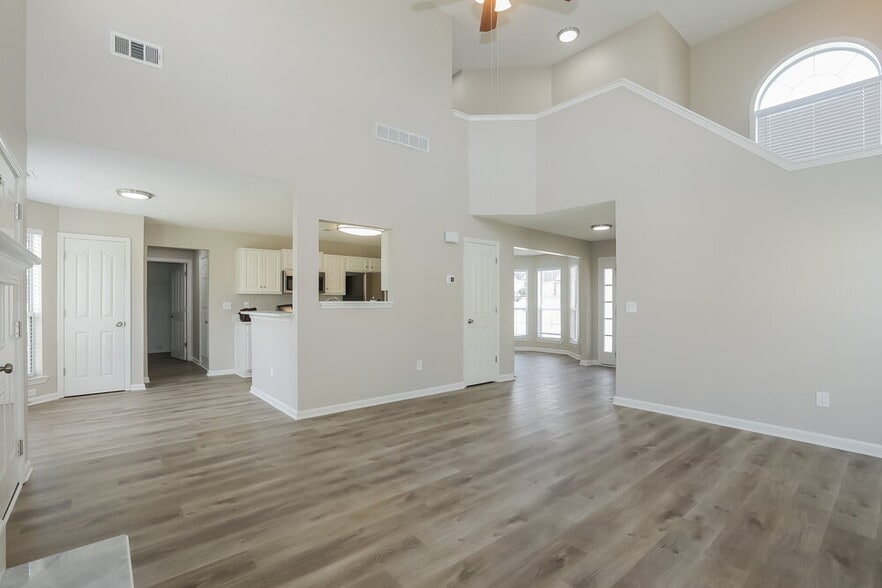 Building Photo - 550 Ransom Way