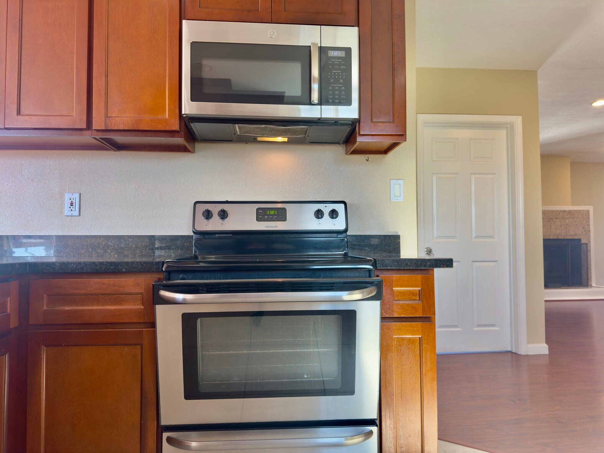 Building Photo - 8109 Ney Ave