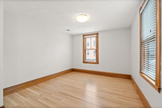 Building Photo - 75 Ferrin St