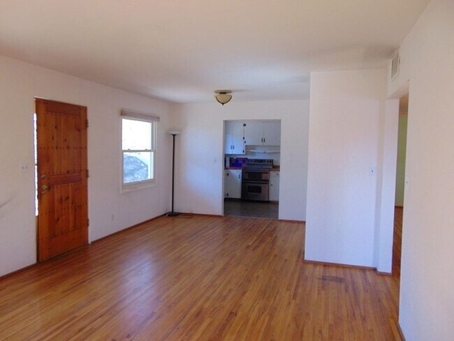 Building Photo - 123 Sombrio Dr