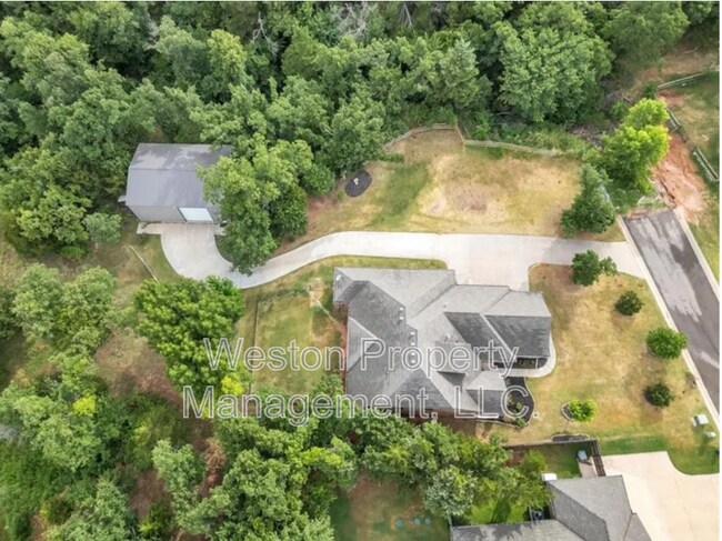 Building Photo - 8651 Overlook Dr