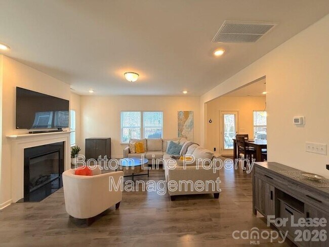 Building Photo - 2688 Andes Dr