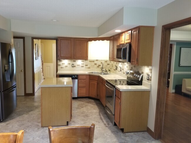 Building Photo - 103 Blackberry Bend