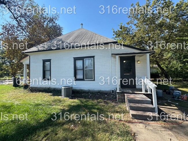 Building Photo - $899- 2 bed 1 bath - Single Family Home