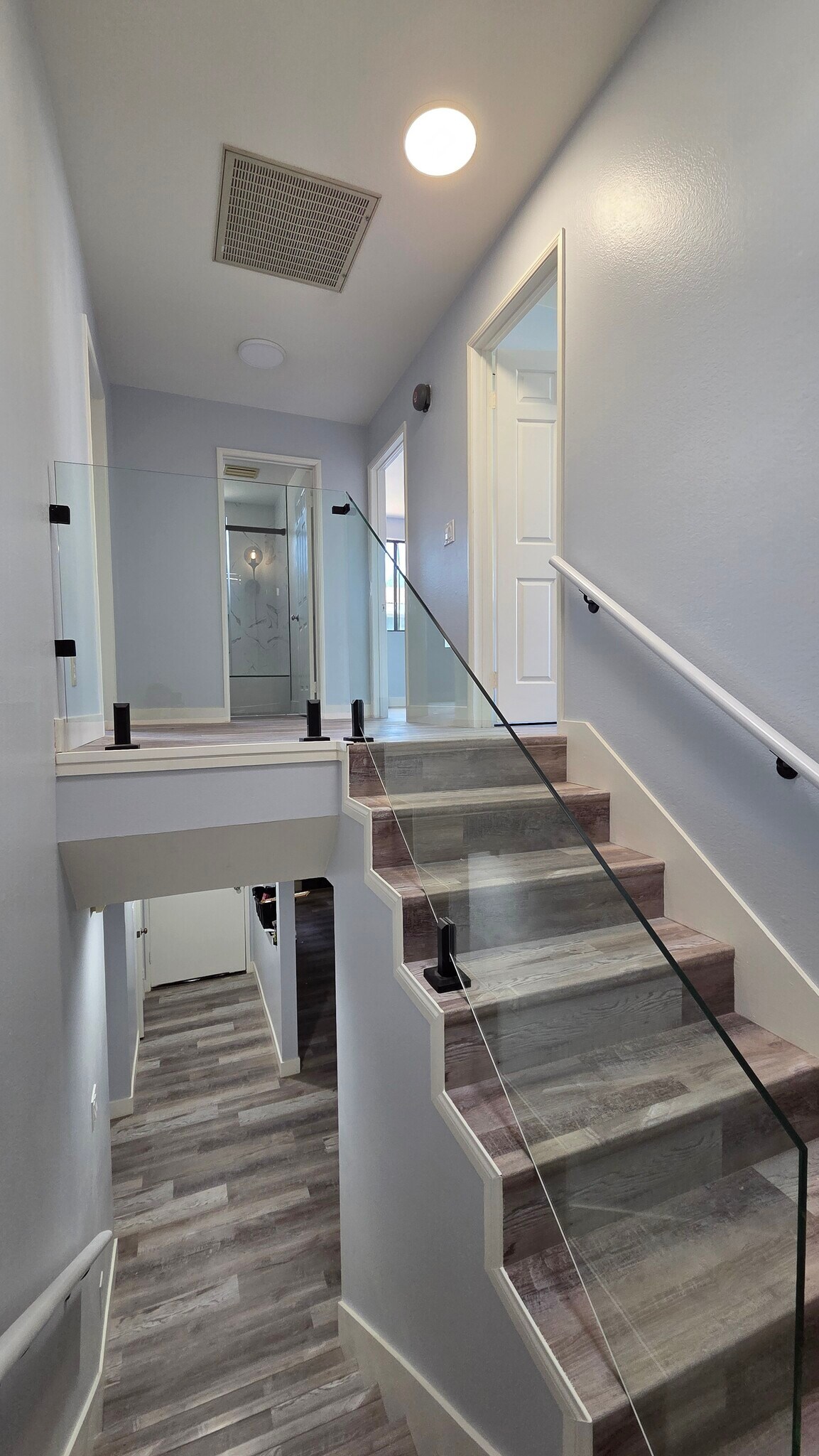 Building Photo - 21620 Burbank Blvd