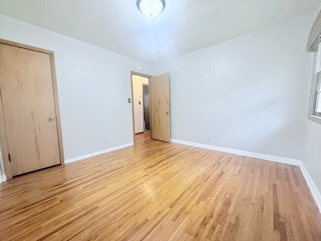 Bed #2 - 1205 Dorothy Dr