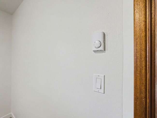 Building Photo - Duplex: 2 Bedrooms - Salem SE