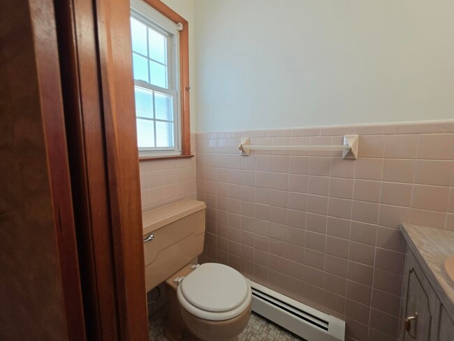 Building Photo - 295 Paulanne Terrace