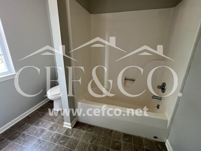 Building Photo - 349 E Myles Ln