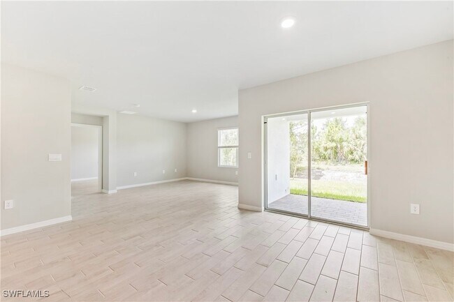 Building Photo - 3021 N Lakewood Rd