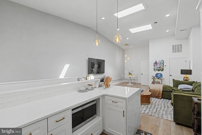 Building Photo - 120 N 3rd St