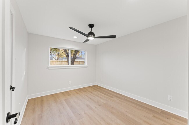 Building Photo - 10607 Overbrook Ln