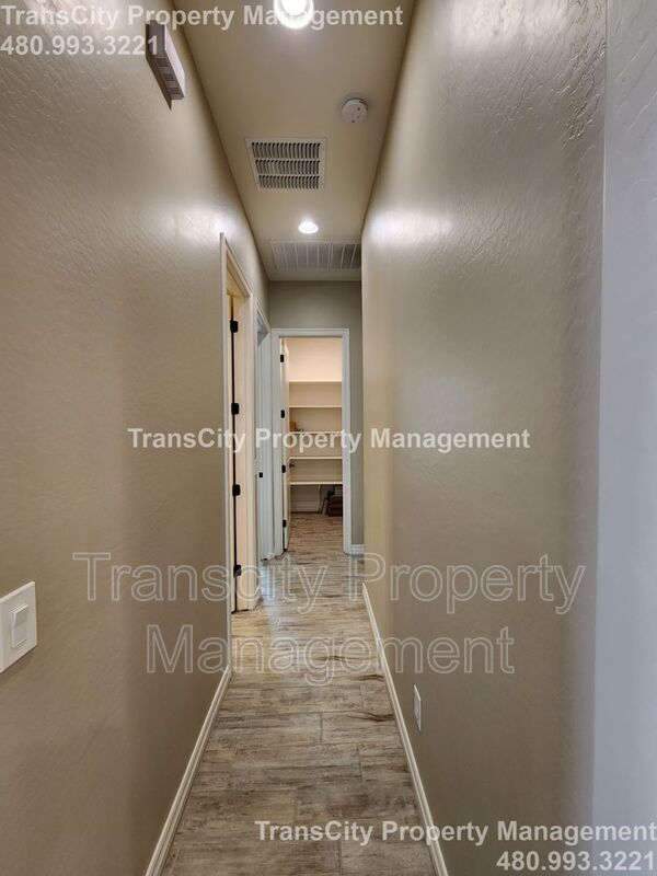 Building Photo - 3558 E Arabian Dr