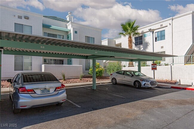 Building Photo - 7100 W Pirates Cove Rd