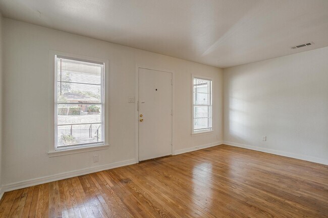 Building Photo - 3647 Washburn Ave