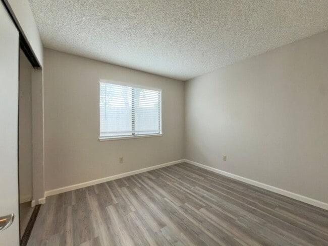 Building Photo - 204 Ashby Pl