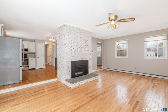 Building Photo - 10 Apple Tree Rd