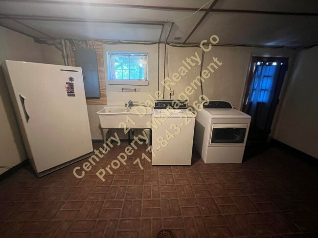 Building Photo - 3 BR, 3 Bath home in Red Lion School District