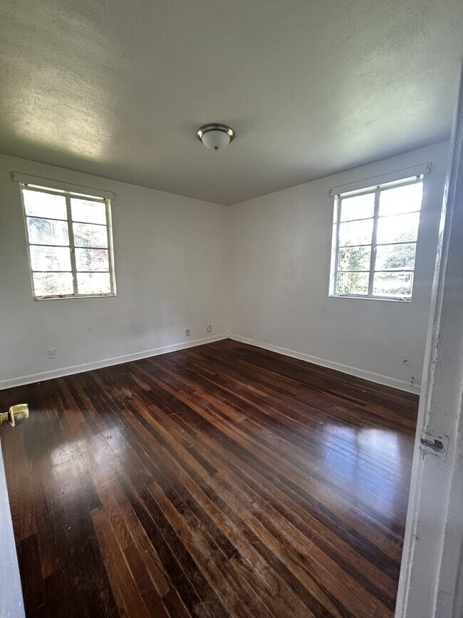 Building Photo - 5720 Cedar Park Ln