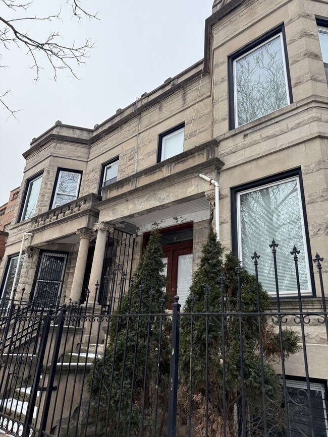 Building Photo - 2306 S Marshall Blvd