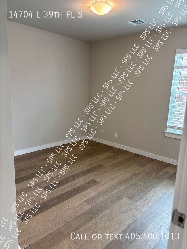 Building Photo - 14704 E 39th Pl S