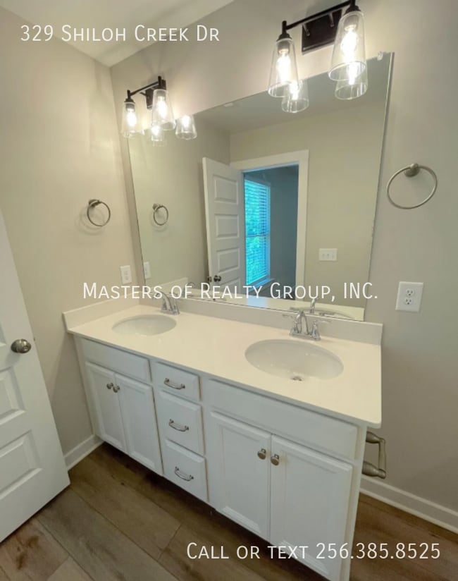 Building Photo - 329 Shiloh Creek Dr