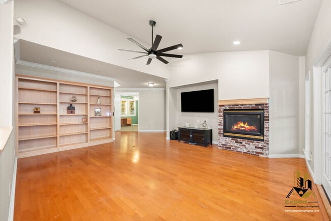 Building Photo - 5291 Bryant Rd