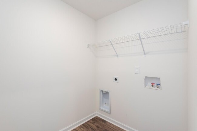 Building Photo - 104 Greystone Way