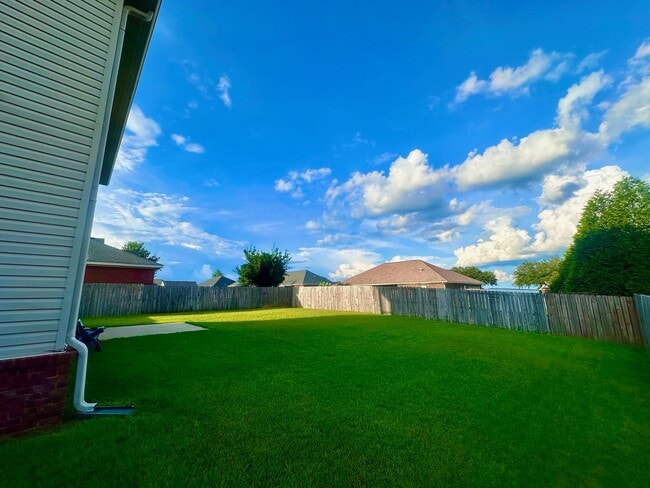 Building Photo - Available NOW -104 Planters Court