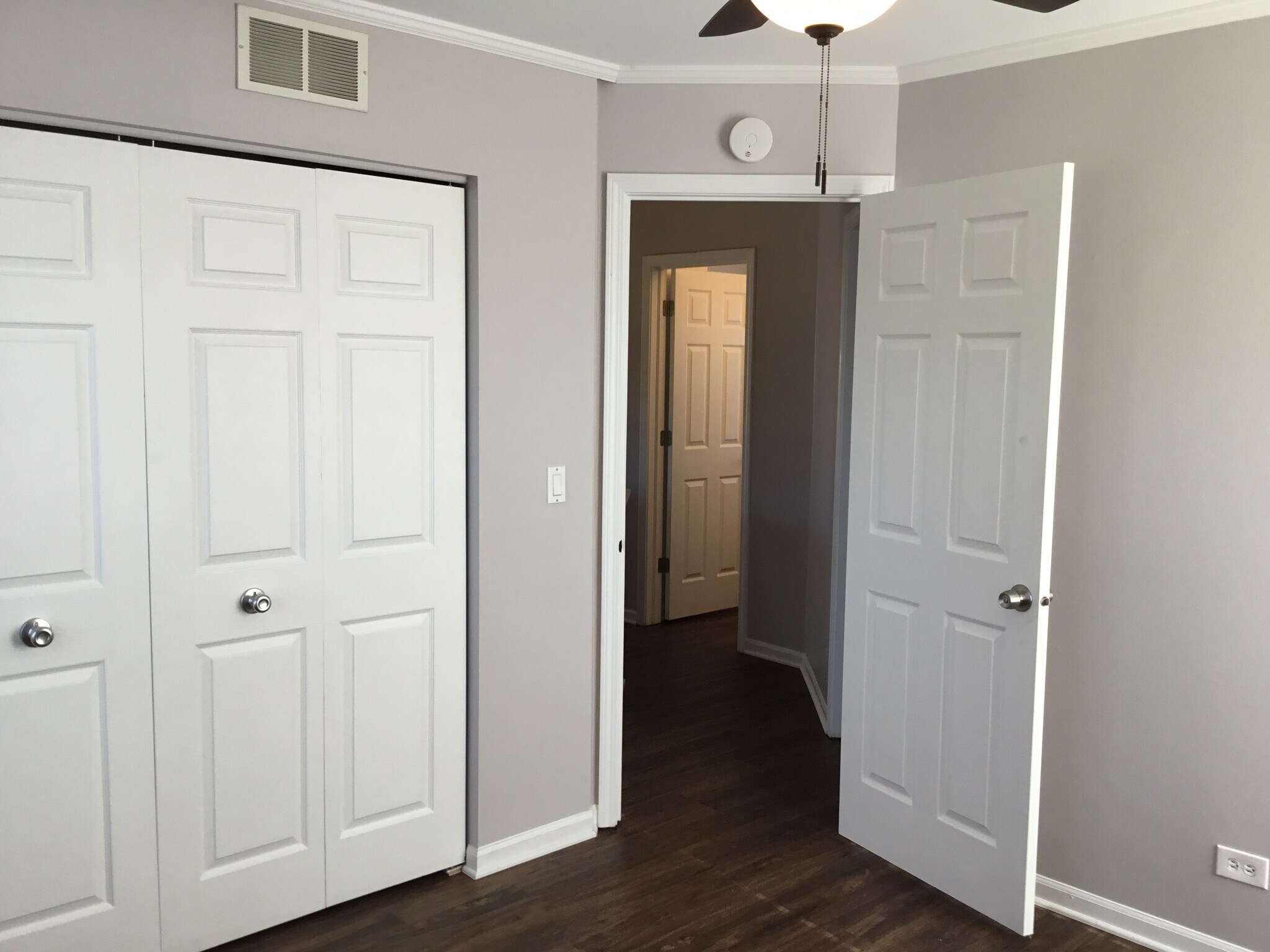 Building Photo - 211 Tanglewood Ct